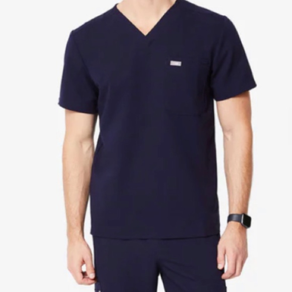 Figs Scrubs Leon Men’s Top in Navy size L EUC